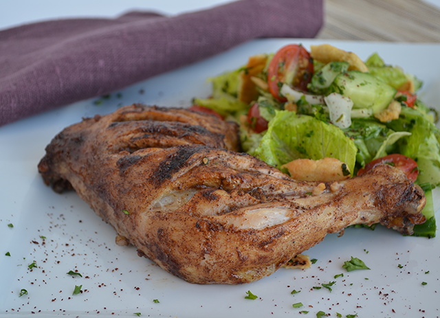 Poulet grillé à la libanaise avec fattouche (salade composée)