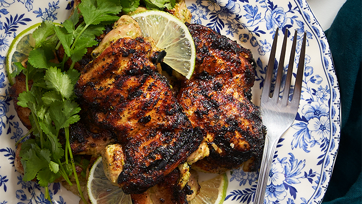 Hauts de cuisse de poulet grillés à la coriandre et à la lime